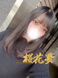 ねね（音音） 🏥「白衣の下に、誰にも見せない私の秘密があるの…」