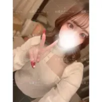 えれな（Erena）  💗甘えん坊な性格にドキッ…耳元で囁く声がクセになる